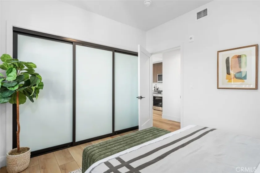 150 S Oak Knoll #202 photo 30
