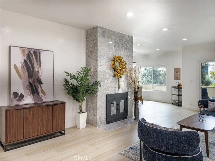 1944 Glendon Avenue #209 photo 7
