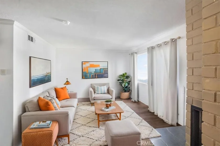 1310 N Placentia photo 1