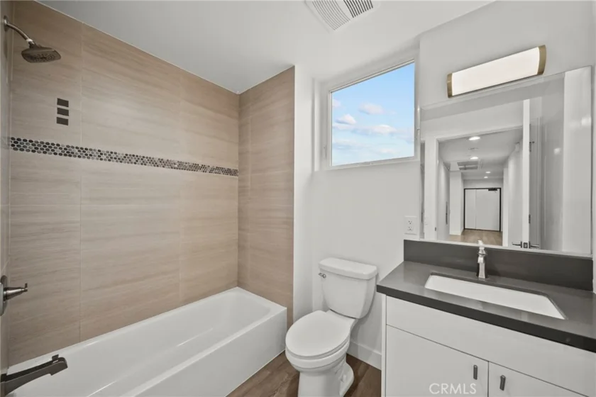 900 S Kenmore Avenue #504 photo 11