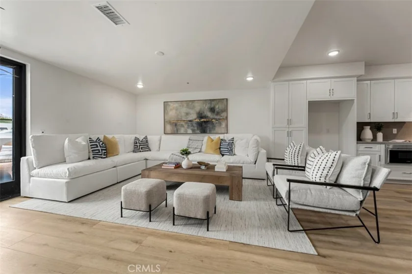 24722 Del Prado #303 photo 7