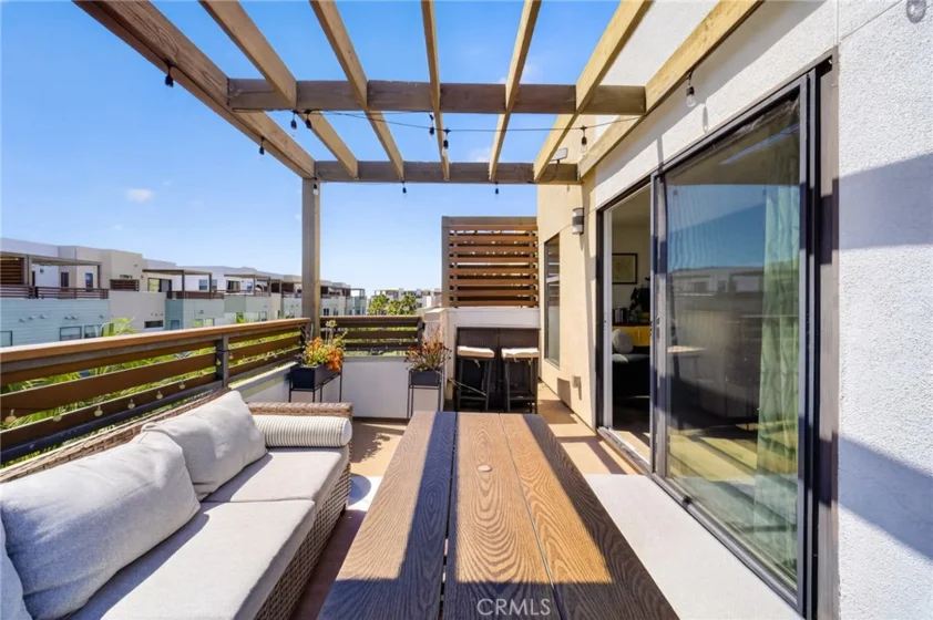1687 Grand View photo 32