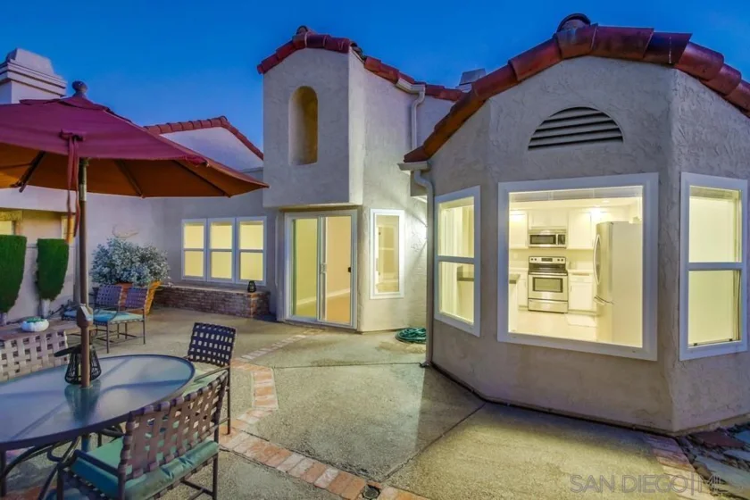 12566 Calle Tamega #108 photo 8