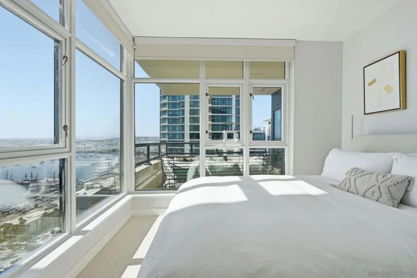 1199 Pacific Highway #3401 photo 20