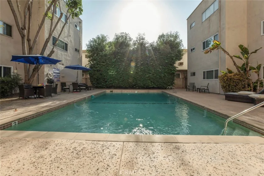 5411 Tyrone Avenue #203 photo 34