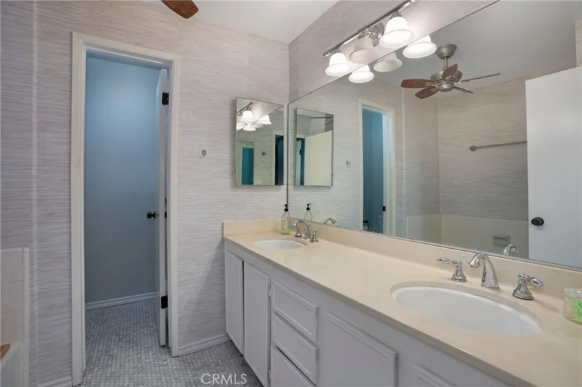 2307 Fox Hills #105 photo 26