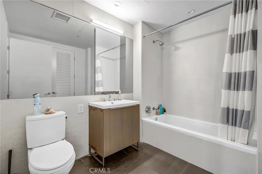 889 Francisco Street #1710 photo 12
