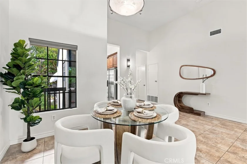 2538 W Macarthur Boulevard ##J photo 26
