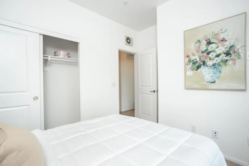 4976 Ocean View Boulevard photo 10
