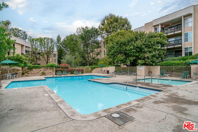 8105 Raintree Circle photo 15