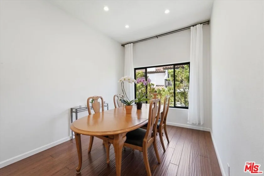 1544 Michael Lane photo 5