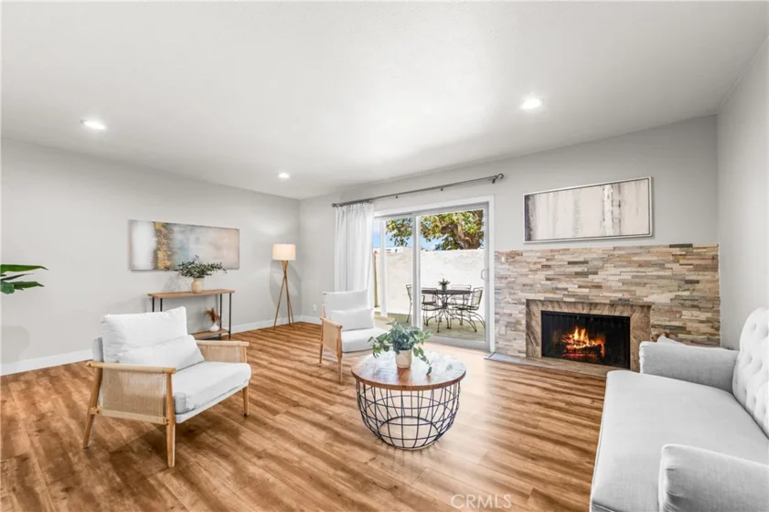 6800 Lampson photo 16