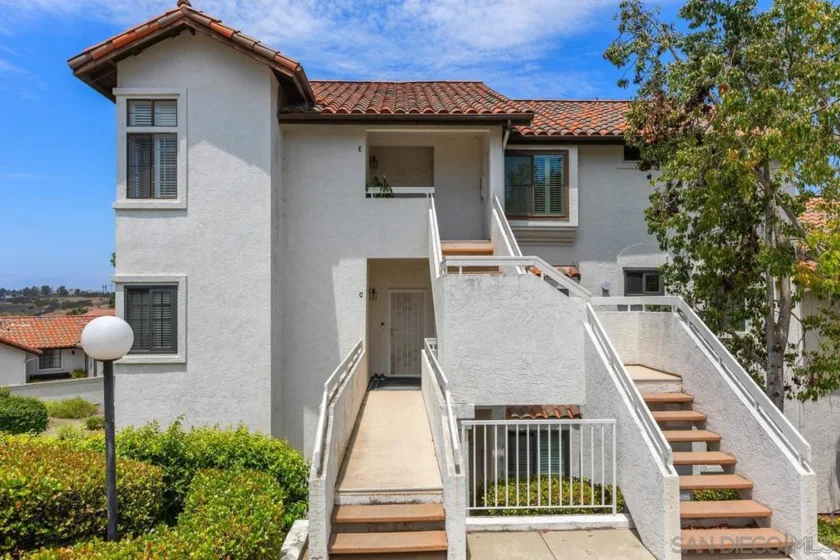 16424 Avenida Venusto #E photo 1