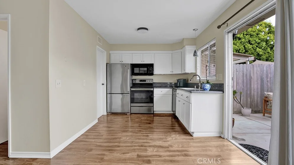 1424 Deauville Place photo 8