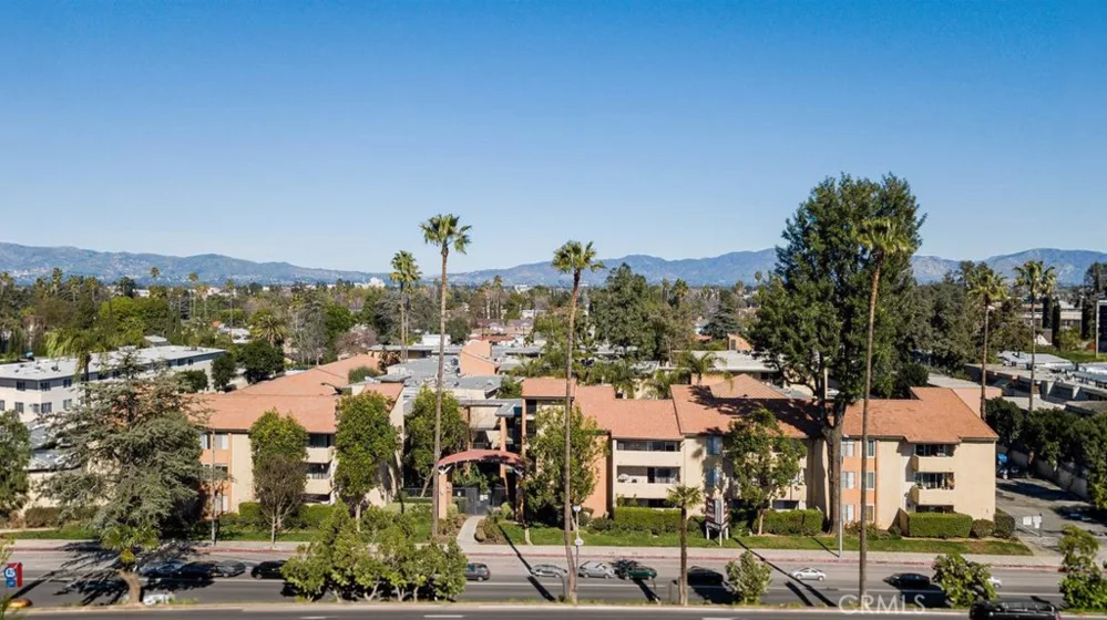 15425 Sherman Way #240 photo 45