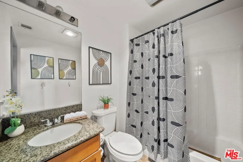 6938 Laurel Canyon Boulevard #310 photo 16