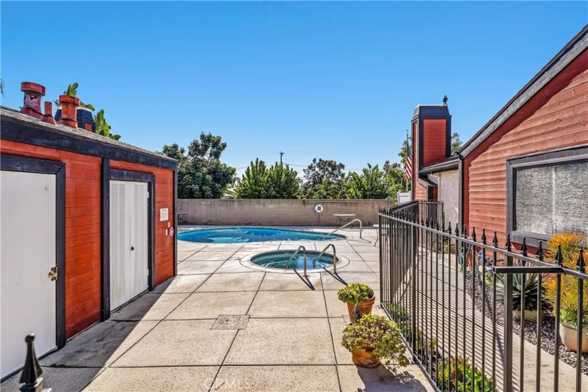 8574 Chapman #A photo 24