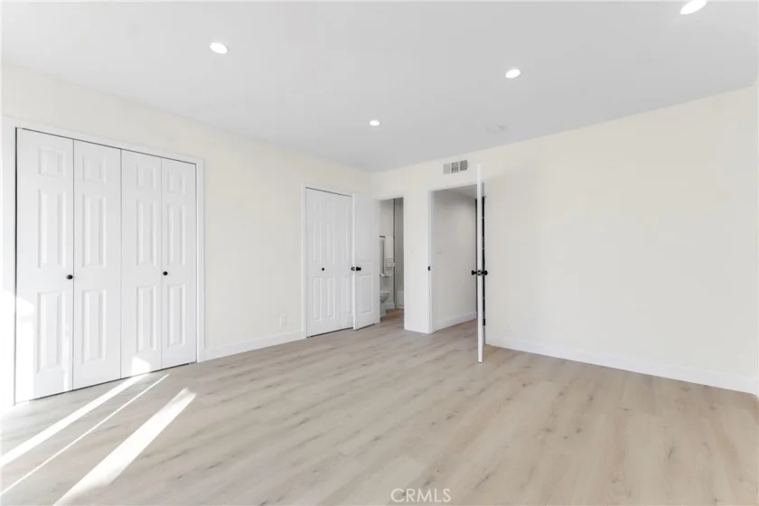 5435 Yarmouth Avenue #9 photo 18