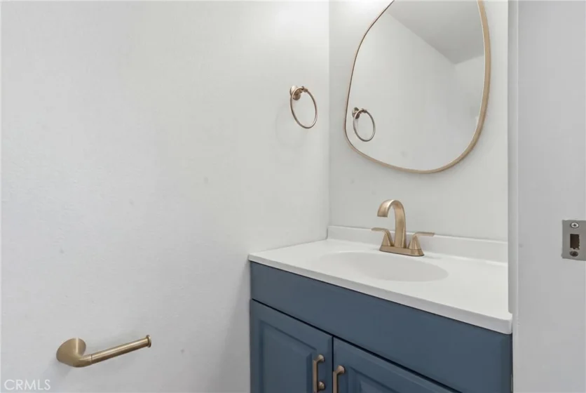 2147 N Beachwood #4 photo 20
