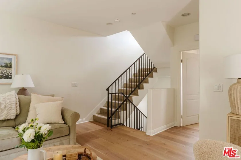 14322 Dickens Street #4 photo 9