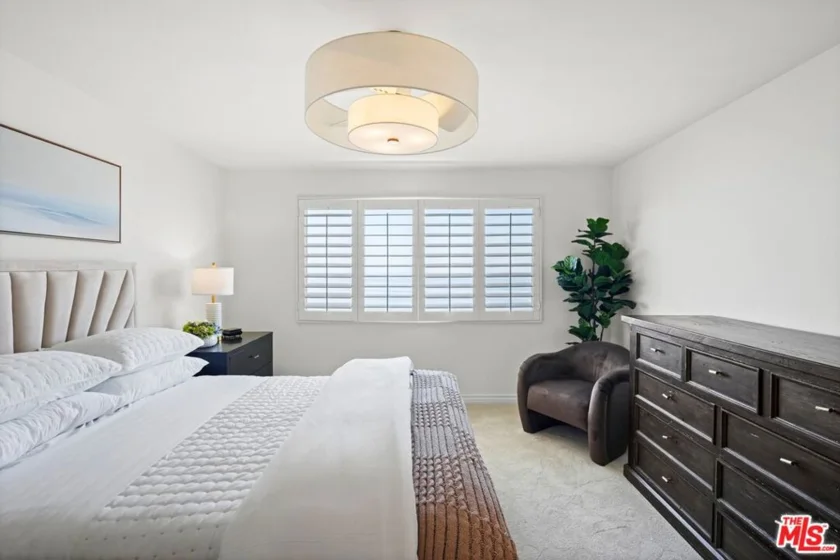 18203 Coastline Drive #4 photo 4