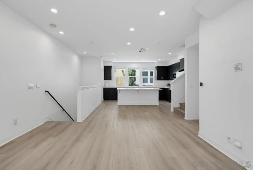 745 Shoreline Road photo 6