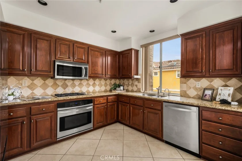 1506 Reggio Aisle photo 16