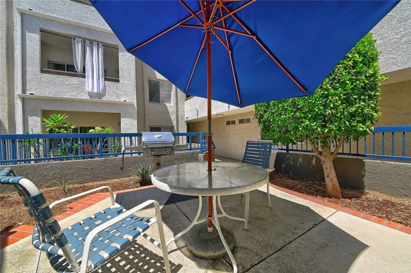 300 N N El Molino Avenue #107 photo 17