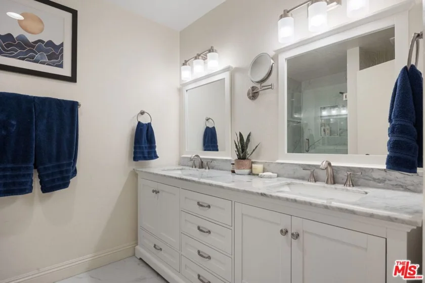 15325 Magnolia Boulevard #108 photo 12