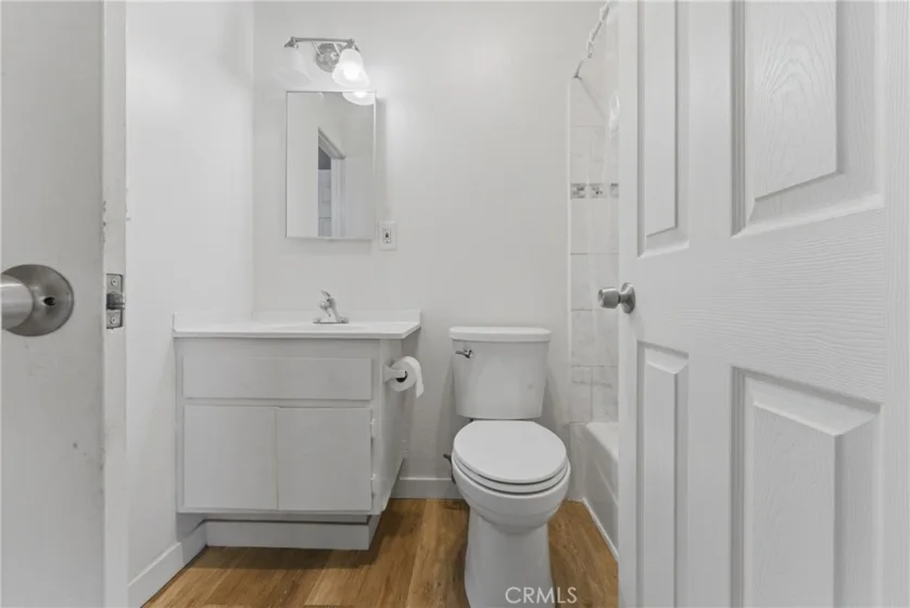 7085 Fulton photo 15