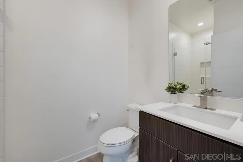 745 Shoreline Road photo 45