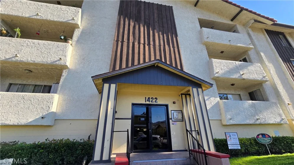 1422 Rock Glen Avenue #204 photo 3