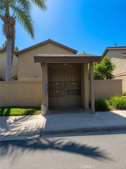 918 S Laurelwood #2 photo 3