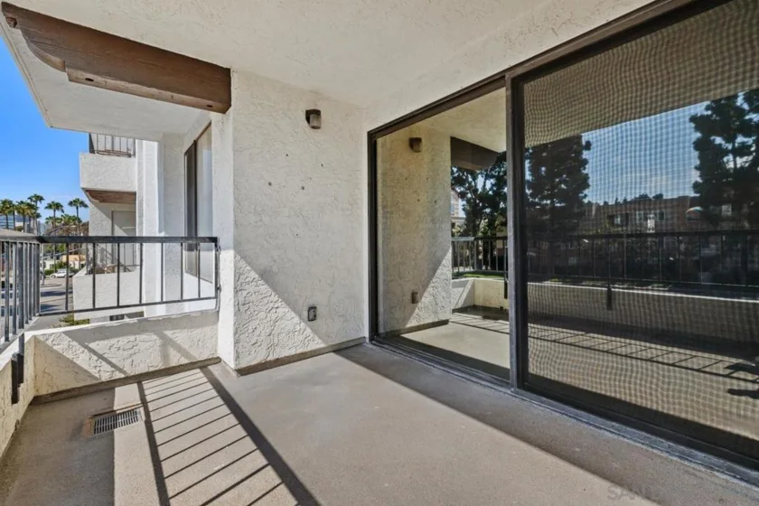 3525 Lebon #209 photo 16