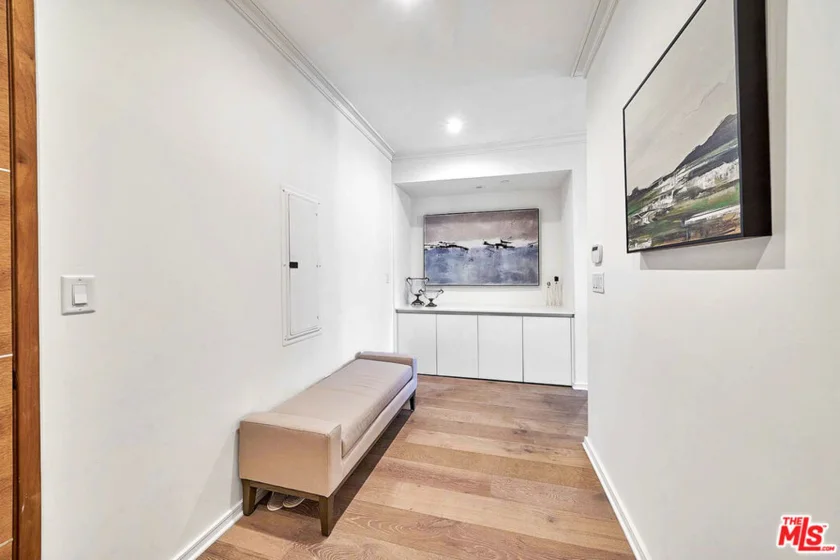 132 N Swall Drive #301 photo 24