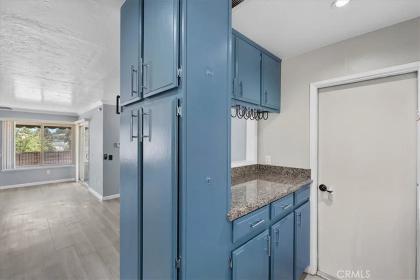 4727 Knickerbocker photo 13