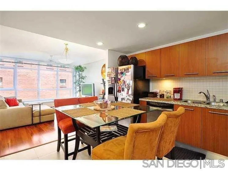 1431 Pacific Hwy #404 photo 1