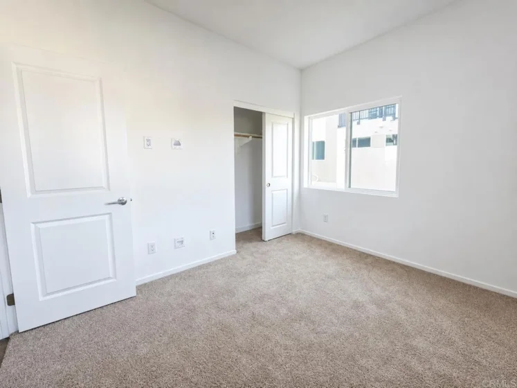 4968 Ocean View Boulevard photo 4