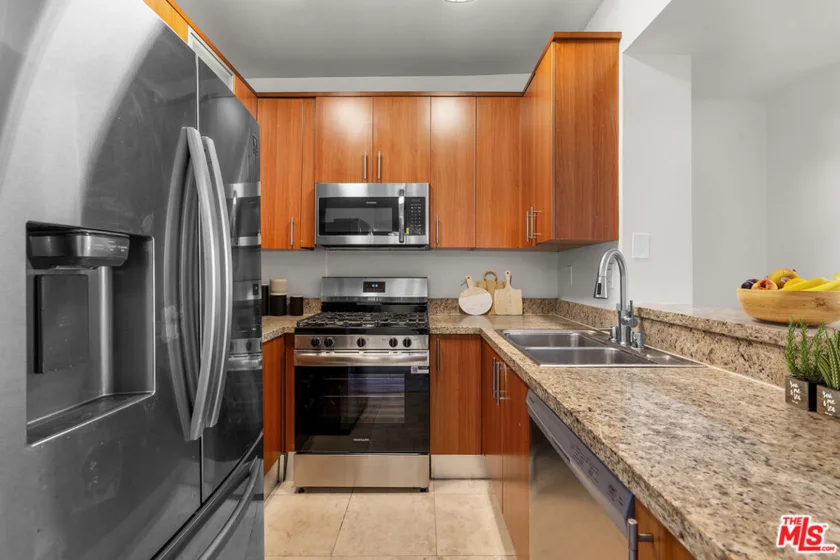 620 S Gramercy Place #301 photo 9