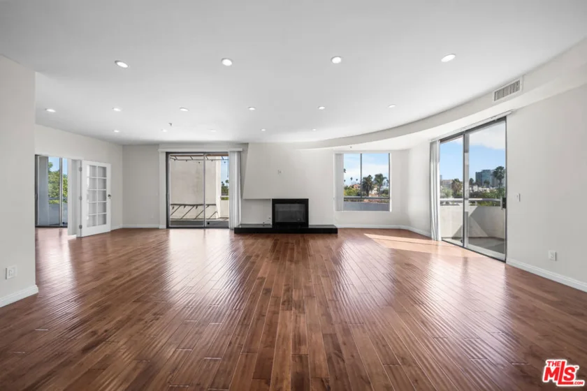 326 Westminster Avenue #404 photo 6