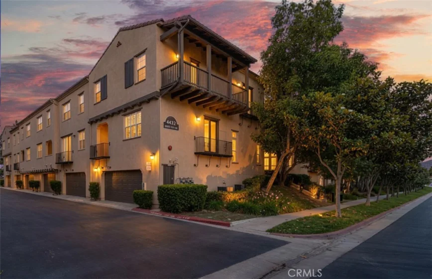 4432 Owens #101 photo 1