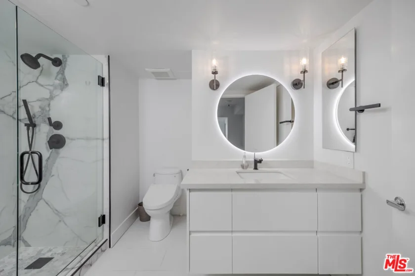 13600 Marina Pointe Drive #907 photo 19