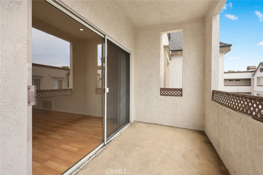 300 N El Molino Avenue #308 photo 19