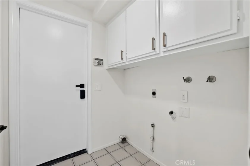 27414 Iris photo 15