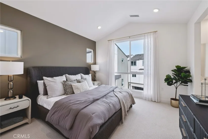 1692 Constellation Drive photo 7