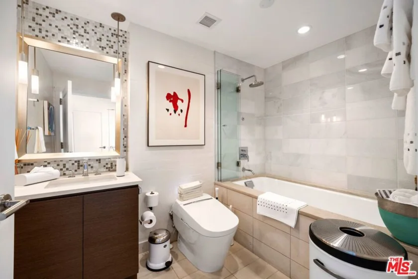 900 W Olympic Boulevard #46G photo 28