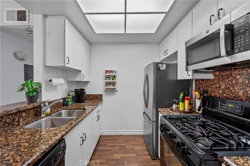 19350 Sherman Way. #328 photo 4