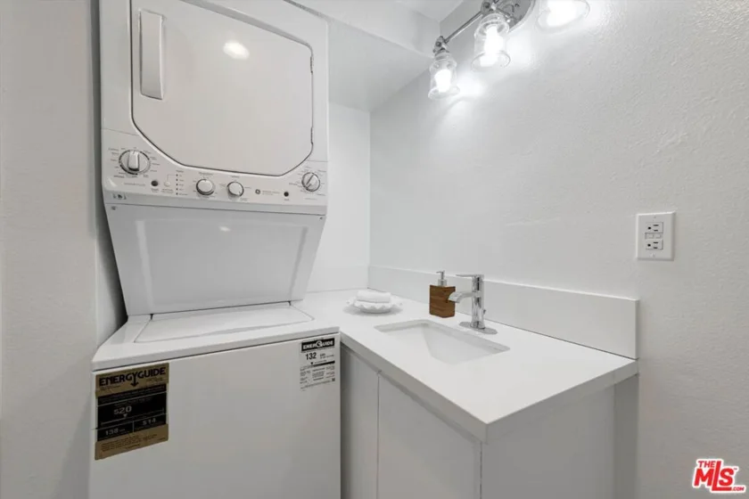 245 Hollister Avenue #1 photo 31