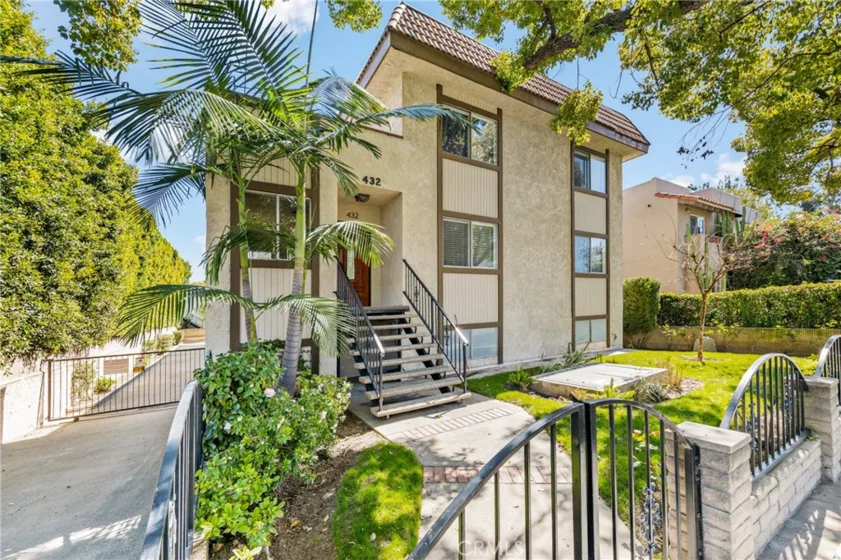 432 S Oak Knoll Avenue #4 photo 32