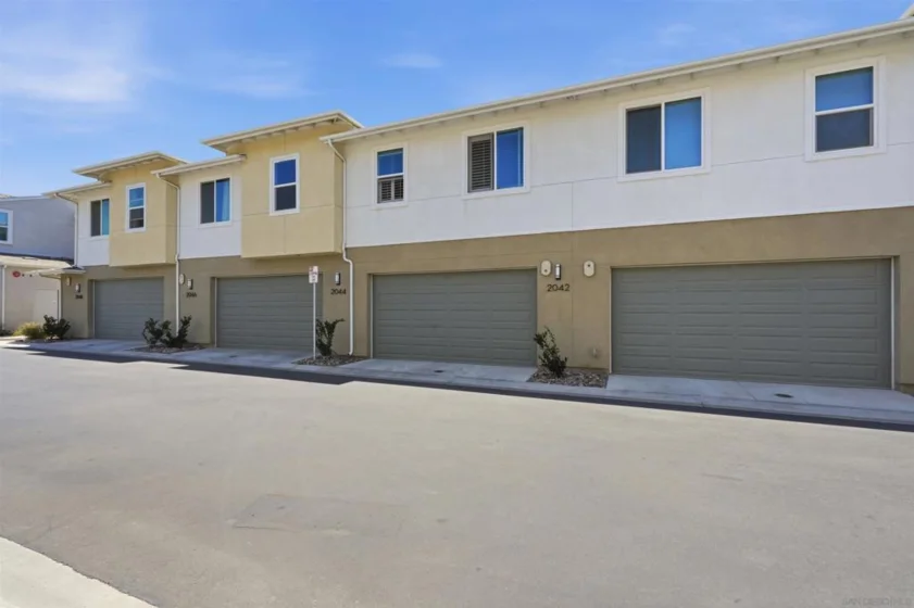 2044 Bluestone Circle photo 34